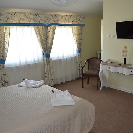 Vip Motel Restaurant Haţeg 外观 照片